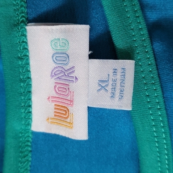 LuLaRoe Randy turquoise and green raglan 3/4 sleeve tee - Picture 8 of 9